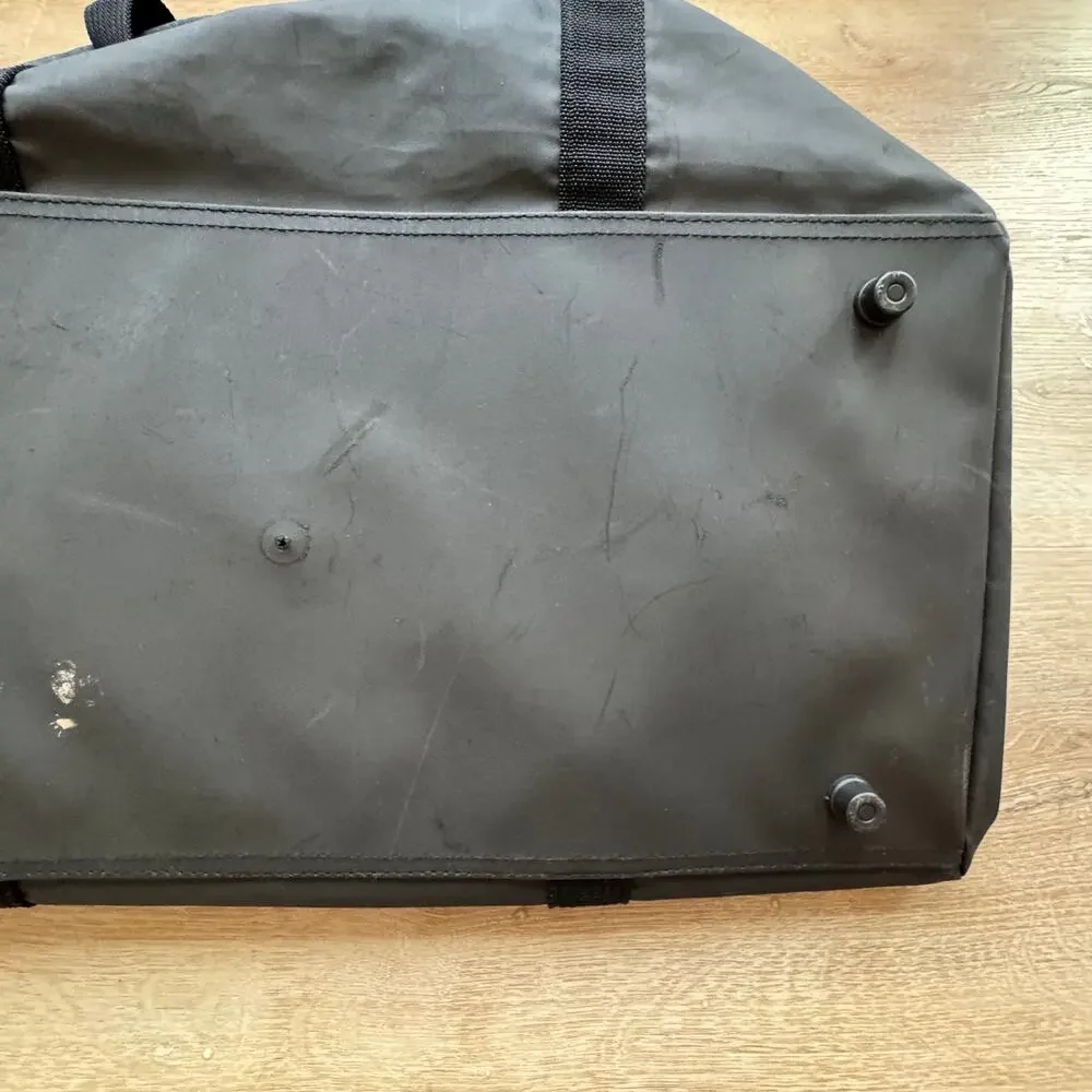 FootJoy Lightweight Travel Duffel Bag - Picture 5 of 9